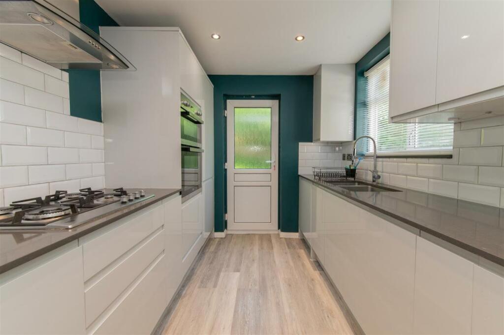 Vibrant & Stylish Mill Hill East Pad Apartment Hendon Ngoại thất bức ảnh